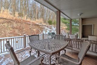Less Than Half-Mi to Skiing Lake Harmony Home with Hot Tub - Lake Harmony - 7