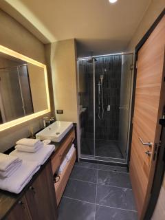 Woodside 430 Apartment - 2