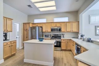 Pool Access Mtn-View Palm Desert Home! - Palm Desert - 2