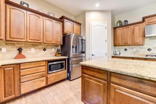 Pool, BBQ and Bar Family Home in Queen Creek - Queen Creek - 3