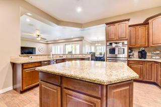 Pool, BBQ and Bar Family Home in Queen Creek - Queen Creek - 2