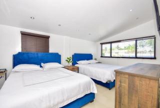 Five Bedroom Villa With POOL In Highland Lakes Near Aventura Mall - 3