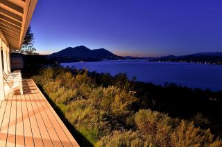 Vineyard Setting With 180 Panoramic Lake Views - 1