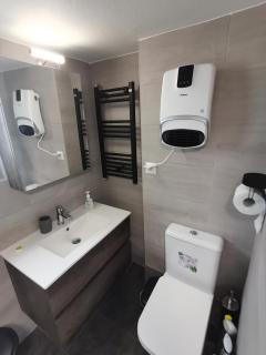 Penthouse spacious w super wifi & terrace, 2 min from metro - Atene - 2