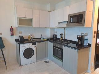 Beautiful Studio in Bayz Towers by Danube, Business Bay - Dubai - 8