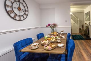 Wavecrest Cottage with Hot Tub Garden Sleeps 8 - Flamborough - 9