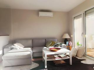 Lovely 3 bedroom duplex with pool & great sea view - 0