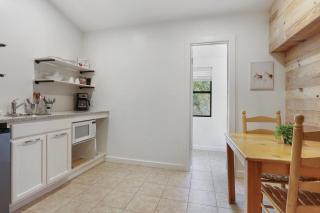 Wimberley Log Cabins Resort and Suites- Unit 2 - Wimberley - 5
