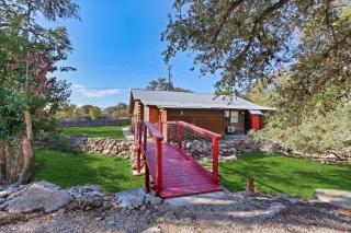 Wimberley Log Cabins Resort and Suites- Unit 1 - Wimberley - 2
