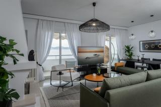 Blue Chill Paradise Seaview Suite w/ Kingbed - Le Pirée - 1