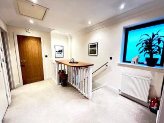 Modern and cozy 2-guest flat with gated parking - Kingston upon Thames - 3