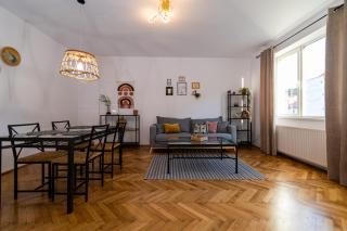 Lua Solis Apartment in the Old Town w/ Mt Tampa Views - Brasov - 3