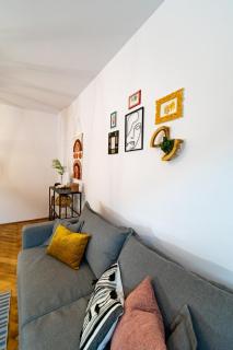 Lua Solis Apartment in the Old Town w/ Mt Tampa Views - Brasov - 1