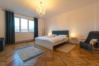 Lua Solis Apartment in the Old Town w/ Mt Tampa Views - Brasov - 0