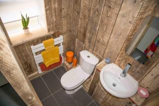 Chequer - seafront 1 bed ground floor garden flat - 1