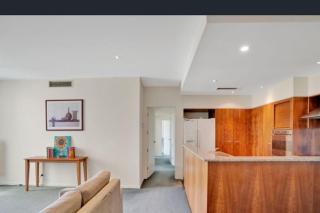 Three bedroom apartment in Sebel complex- short walk to Foo Fighters concert - 6