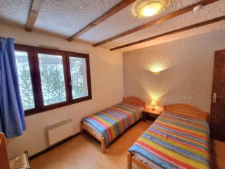 Appartement 4 pers, balcon sud, parking, wifi, animaux admis - FR-1-393-3 - 6