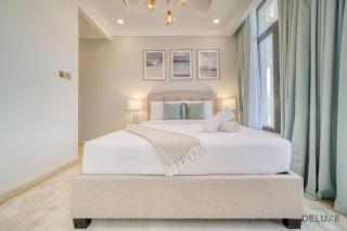 Signature 6BR Villa with Assistant Room and Private Pool in Frond F Palm Jumeirah by Deluxe Holiday Homes - Dubai - 4