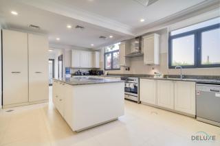 Signature 6BR Villa with Assistant Room and Private Pool in Frond F Palm Jumeirah by Deluxe Holiday Homes - Dubai - 7