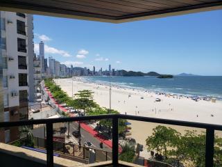 Apto Frente e Vista Inteira Mar em Balneario Camboriu Deslumbrante e Aconchegante - 9