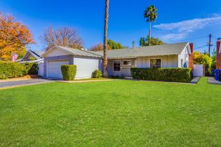 4 Bedroom West Hills Charmer with Pool - - 8