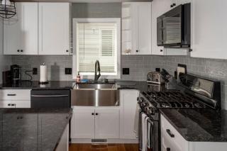 Queen Bed - Boston - RM 2 - 4