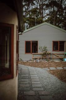 Three Little Pigs Escape - Main and Cabin - OFF GRID property - South Bruny - 5