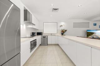 Salty Steves by Experience Jervis Bay - 7