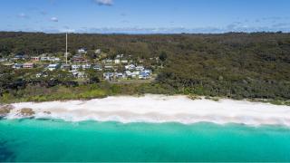 Footprints at Hyams Beach - 4BR home w. games room - Hyams Beach - 0