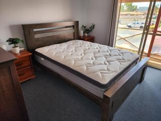 Cosy 2 bedroom Unit in a secure gated complex - Kalgoorlie - 6