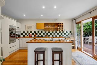 Elegant Family Home in Merivale - 6