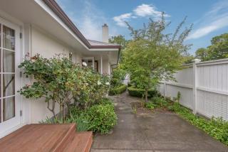 Elegant Family Home in Merivale - 1