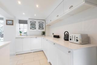 Beautiful 4 Bedroom Home - Cheltenham - 5