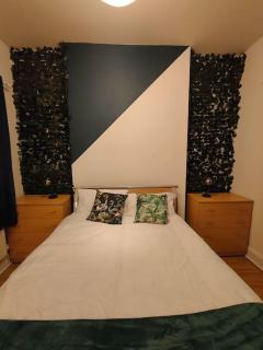 Newhall Apartment - 5