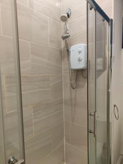 Newhall Apartment - 4