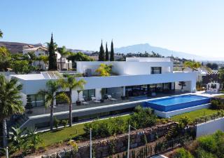 Modern Luxury Villa in Los Flamingos - Estepona - 0