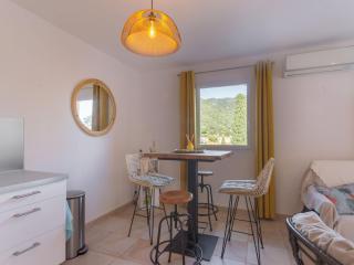 Holiday Home Les Restanques du Vallon by Interhome - Le Lavandou - 1