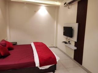 Sun Moon Residency and Apartments, Hotels in Rohini - 3