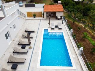 Villa in Gruda with Swimming Pool - Nartiće - 3