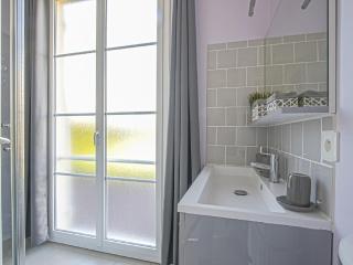 Spacious holiday home with garden near sea - Sainte-Honorine-des-Pertes - 1