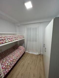 Holidays2Malaga Dr Marañon 3 bedrooms Terrace Aircon North Malaga city - Málaga - 3