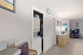 Tiffanie by the Sea 128C - 5