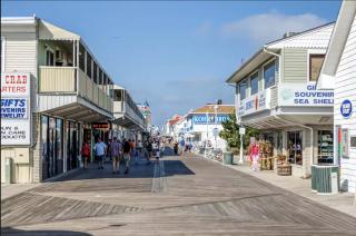 Tiffanie by the Sea 128C - 8