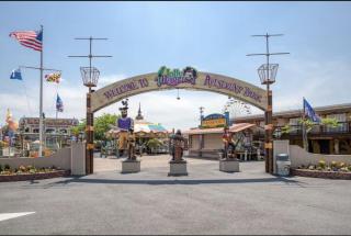 Tiffanie by the Sea 128C - 5