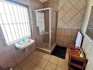 Cozy Manor Guestrooms - Lyttelton - 3