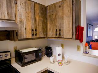 Spacious Townhome Ocala, Central Location, Newly Renovated, Pets Welcome - 2