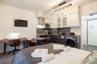 Central Sphere Apartment - Budapest - 4