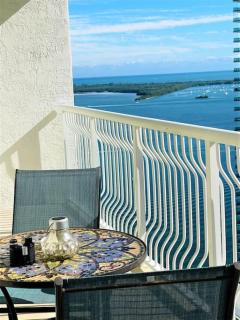 Airbnb-friendly Balcony Brickell Condo with parking - Miami - 9