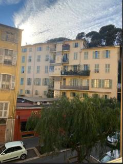 Studio Nice Le Palais, avec cuisine et espace repas séparés, dans immeuble niçois, Port de Nice, Vieux Nice, Place du pin et Garibaldi, Colline du château, à 2 minutes de la promenade des Anglais - Nizza - 6