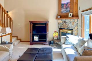 Less Than half Mi to Sugar Mountain Resort Cozy Condo! - Sugar Mountain - 7